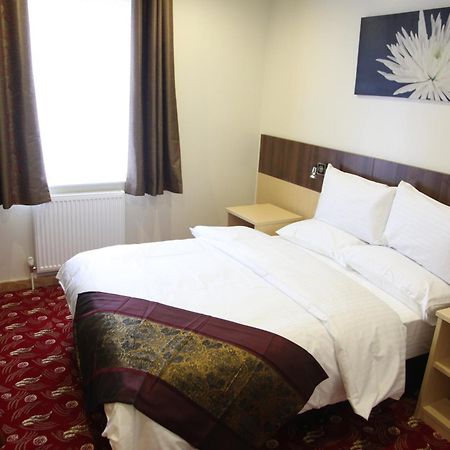 Cambridge Hotel Хъдърсфийлд Екстериор снимка