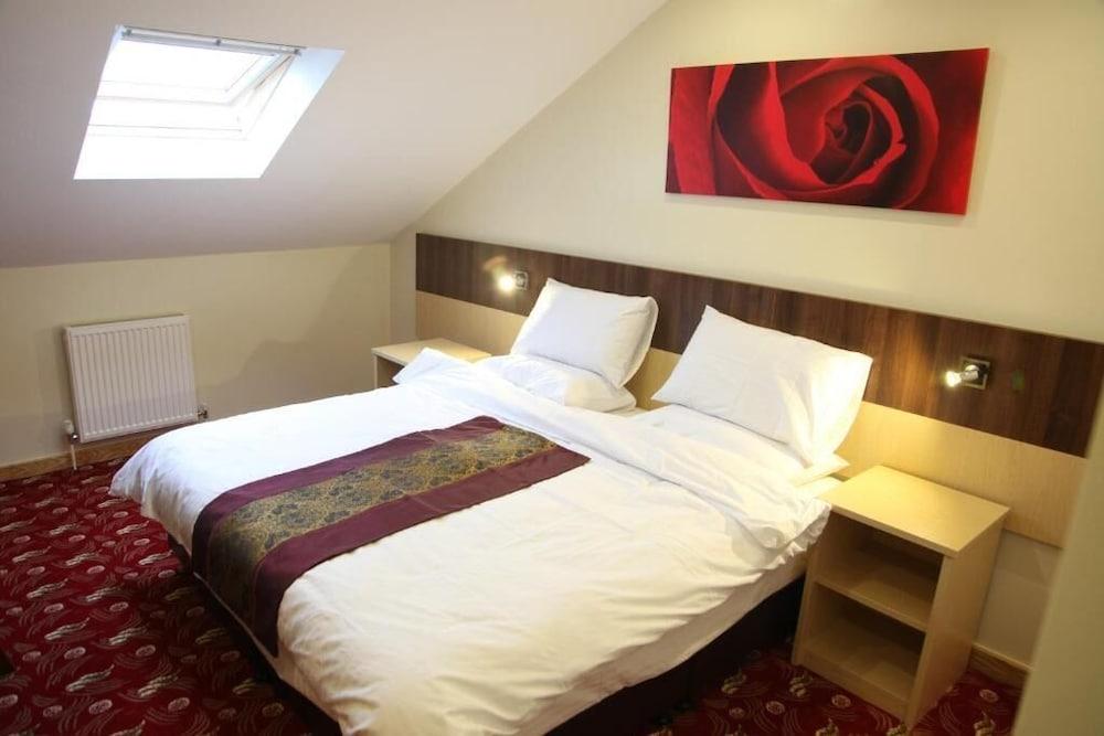 Cambridge Hotel Хъдърсфийлд Екстериор снимка
