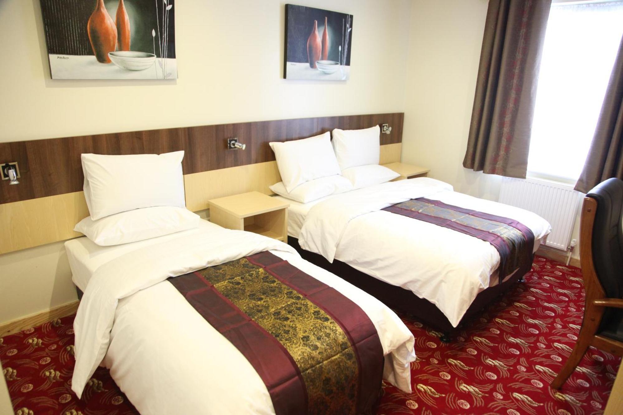 Cambridge Hotel Хъдърсфийлд Екстериор снимка