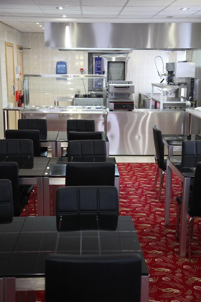 Cambridge Hotel Хъдърсфийлд Екстериор снимка