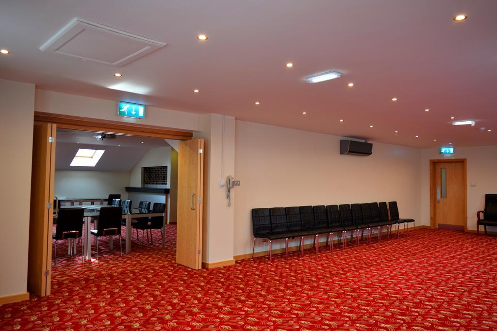 Cambridge Hotel Хъдърсфийлд Стая снимка
