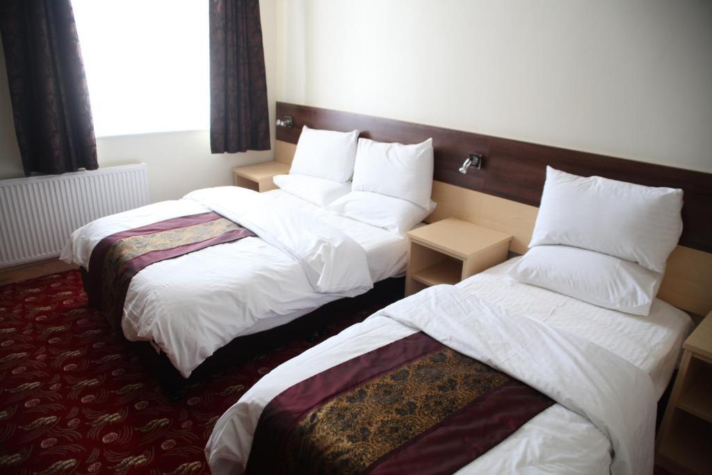 Cambridge Hotel Хъдърсфийлд Екстериор снимка