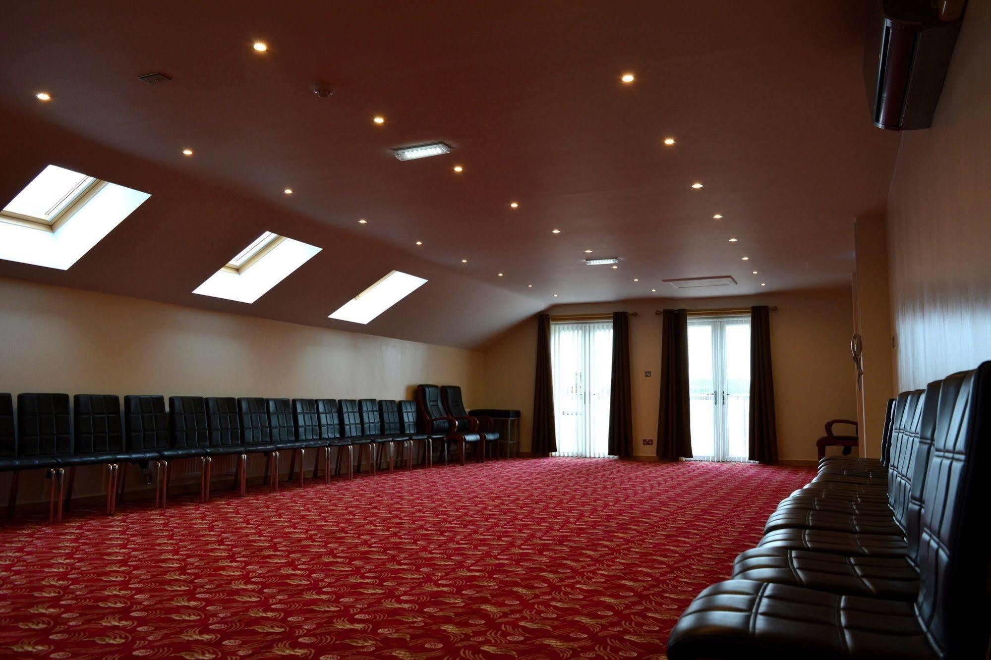 Cambridge Hotel Хъдърсфийлд Екстериор снимка