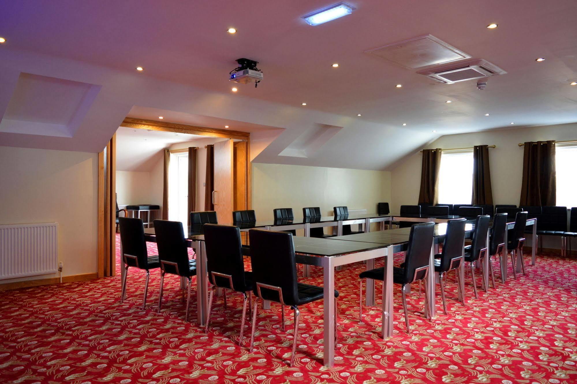 Cambridge Hotel Хъдърсфийлд Екстериор снимка