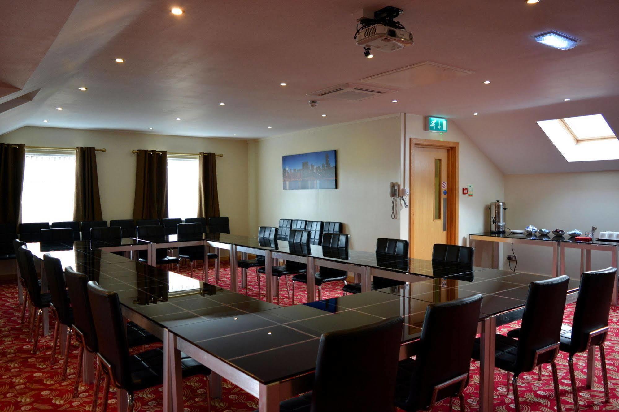 Cambridge Hotel Хъдърсфийлд Екстериор снимка