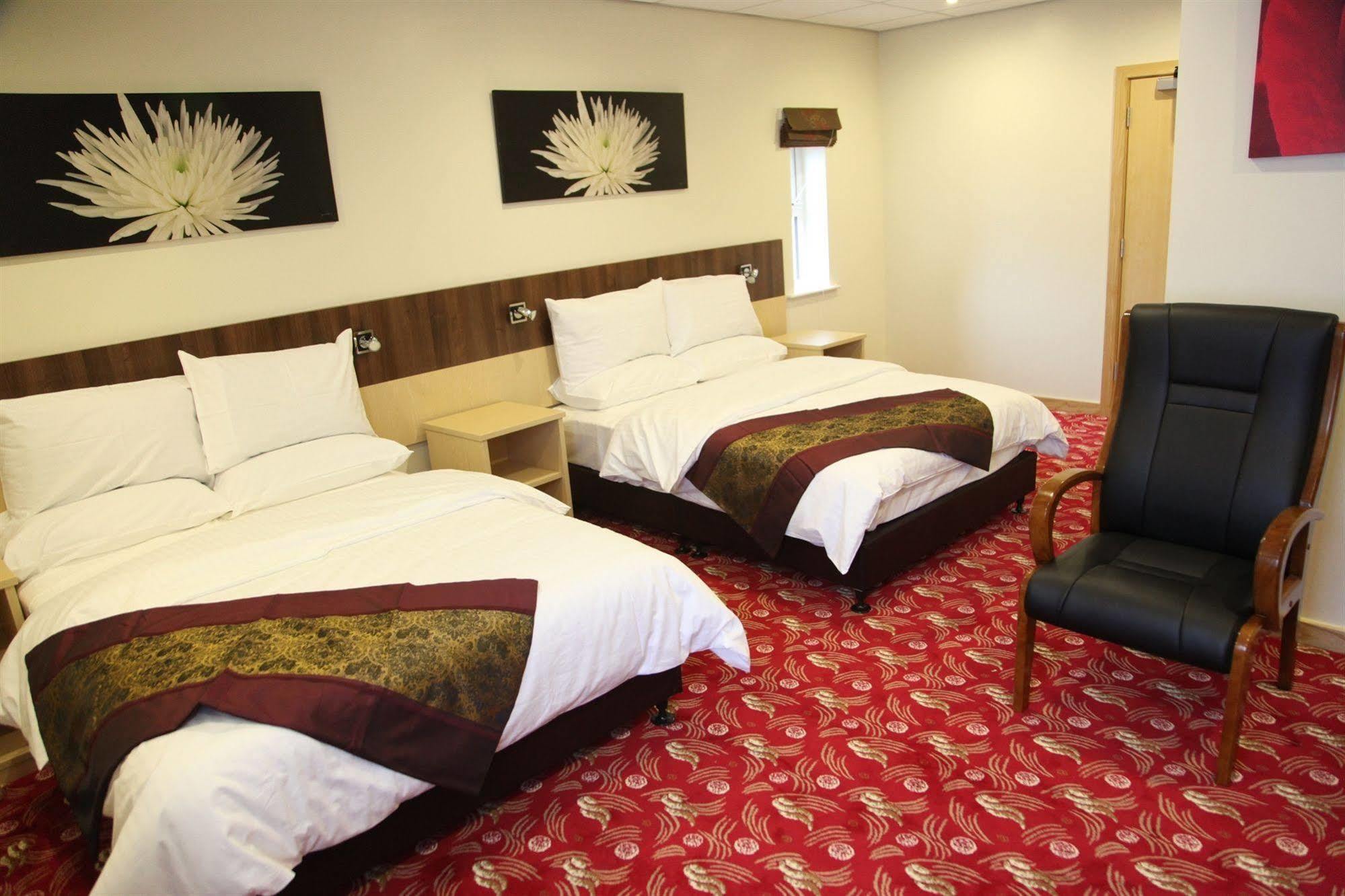 Cambridge Hotel Хъдърсфийлд Екстериор снимка