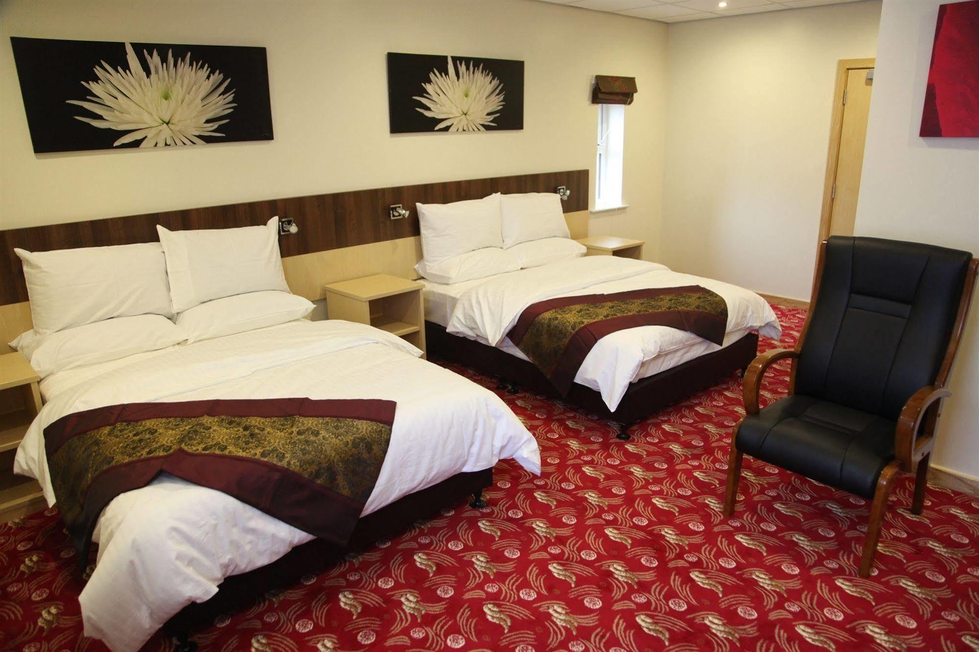 Cambridge Hotel Хъдърсфийлд Екстериор снимка
