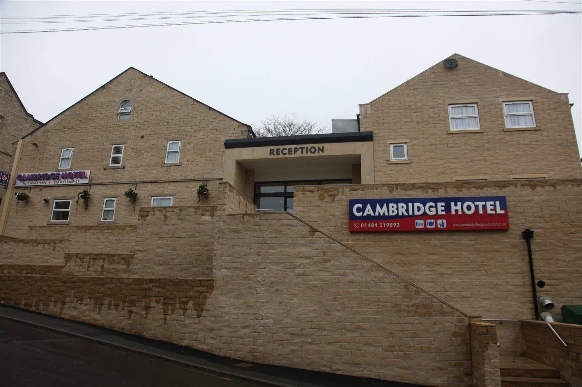 Cambridge Hotel Хъдърсфийлд Екстериор снимка